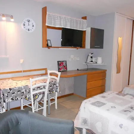 Apartment Cosy A - 4 Pers, 28m², Balcon, Parking, Wifi Inclus - Fr-1-512-270